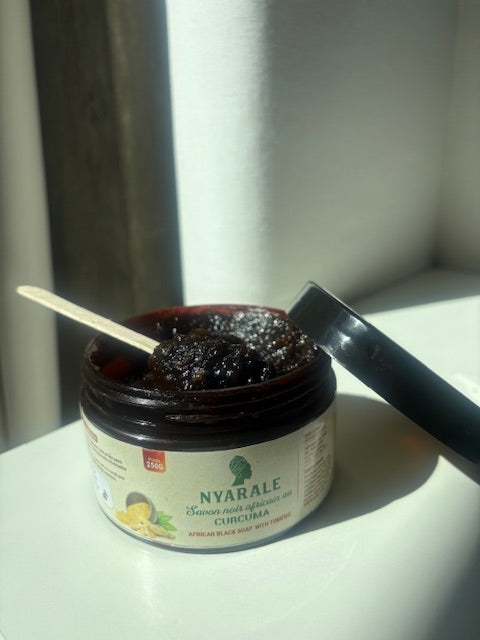 Savon Noir Africain au Curcuma – Éclat & Purification Naturelle (250 g)